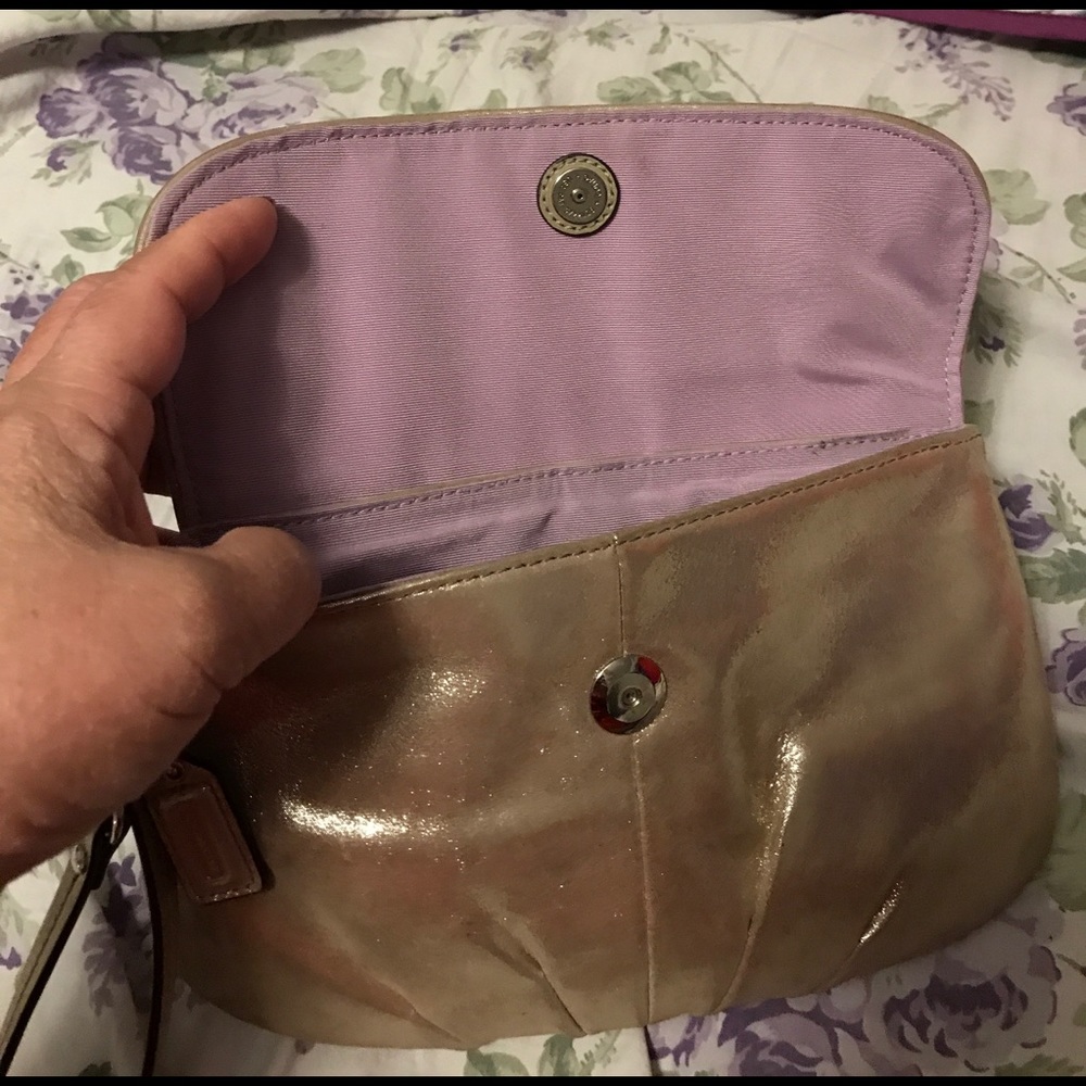 Coach - Picture 4 of 5